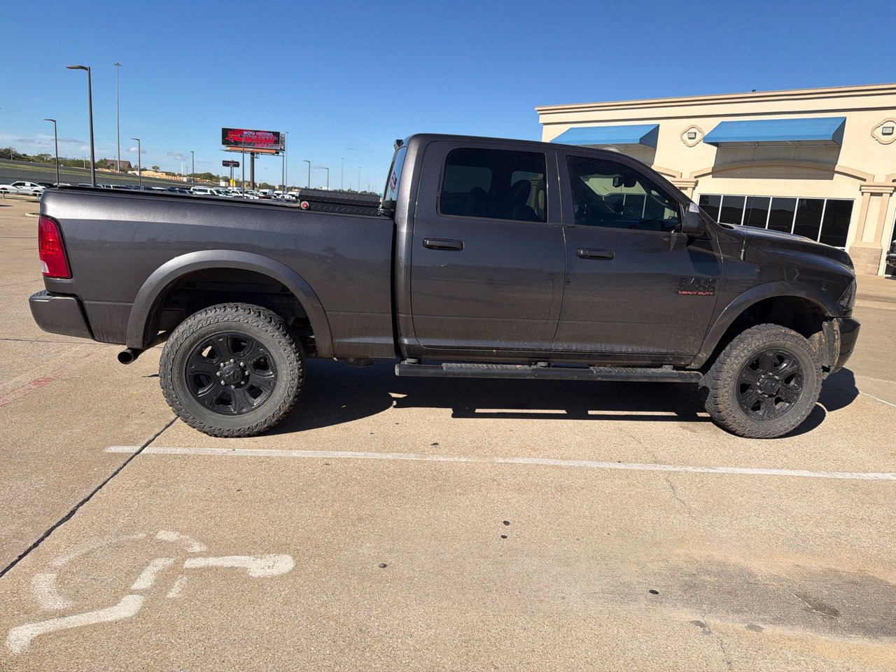 Used 2018 RAM 2500 Lone Star w/ Sport Appearance Group AWD/4WD image 8