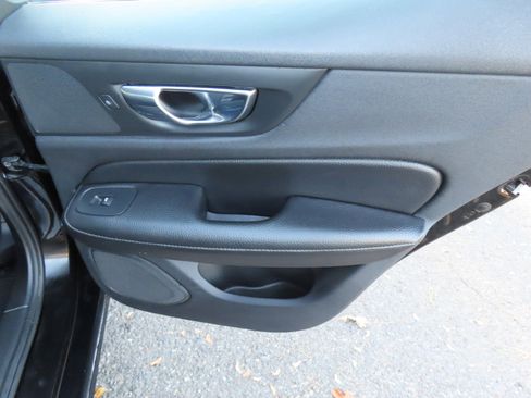 Used 2021 Volvo S60 T6 Inscription image 15