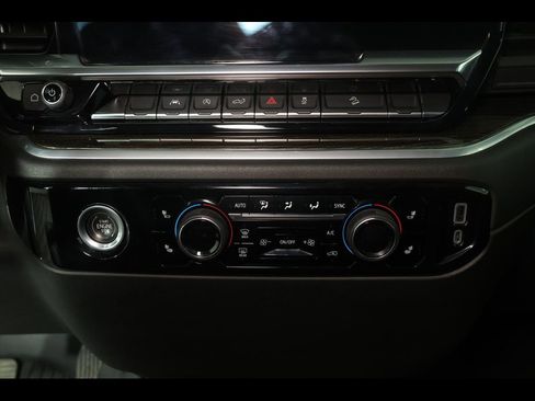 Used 2022 Chevrolet Silverado 1500 LT image 29