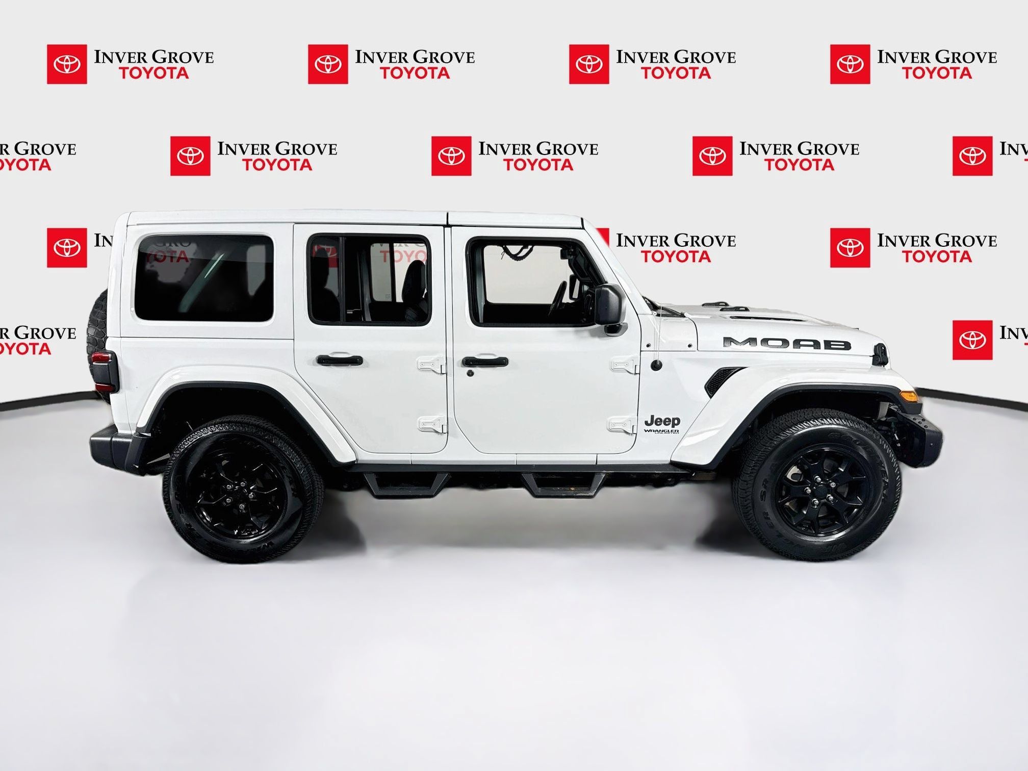Used 2018 Jeep Wrangler Unlimited Sahara w/ Quick Order Package 24M Moab AWD/4WD image 4