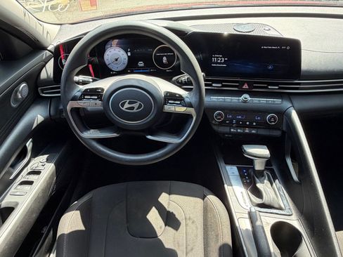 Used 2024 Hyundai Elantra SEL FWD image 14