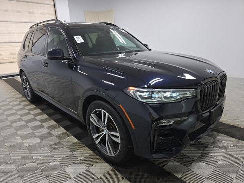Used 2021 BMW X7 xDrive40i w/ M Sport Package AWD/4WD image 2