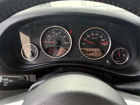 Used 2016 Jeep Wrangler Unlimited Rubicon image 29