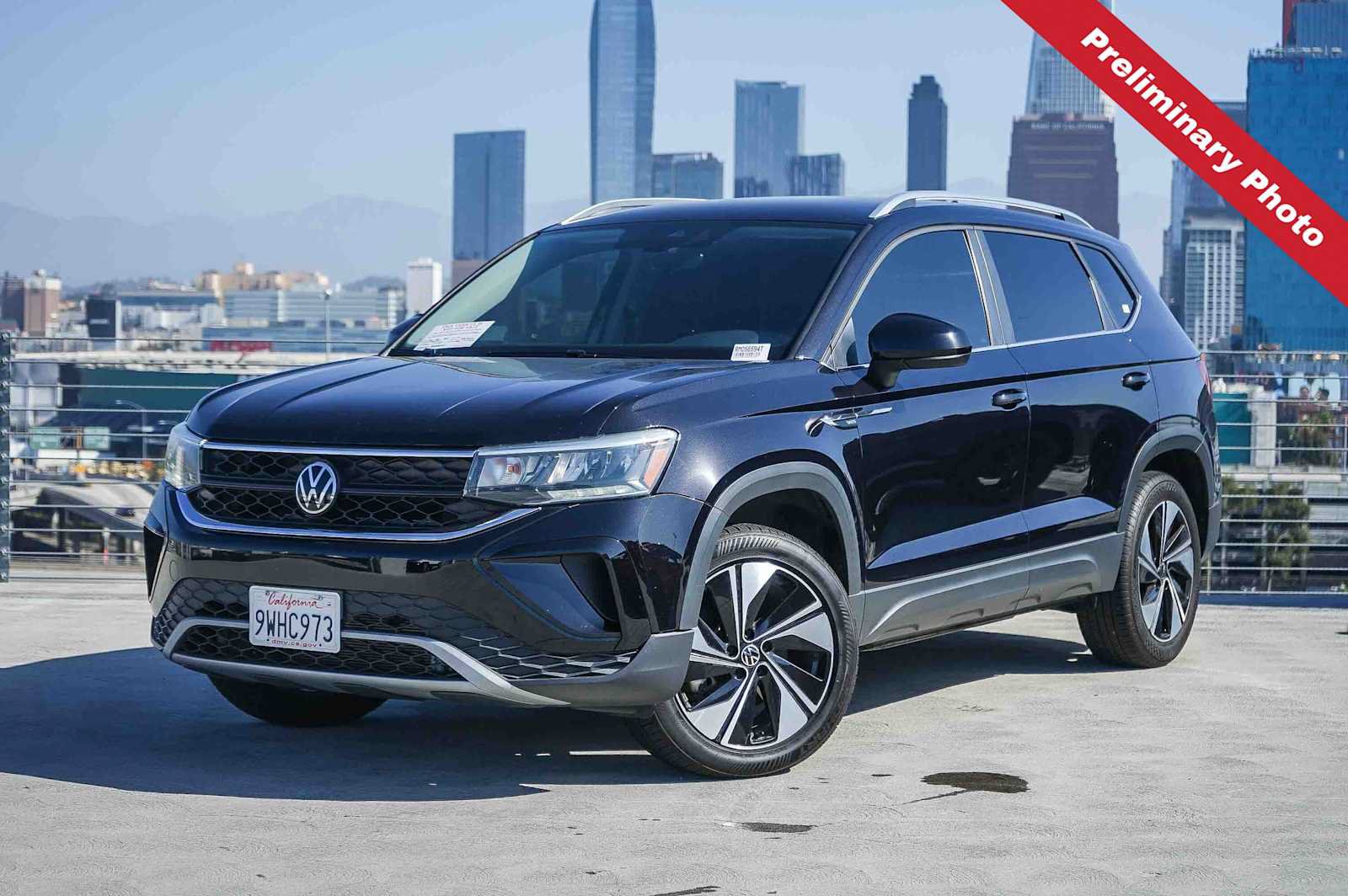 Used 2024 Volkswagen Taos SE AWD/4WD image 1