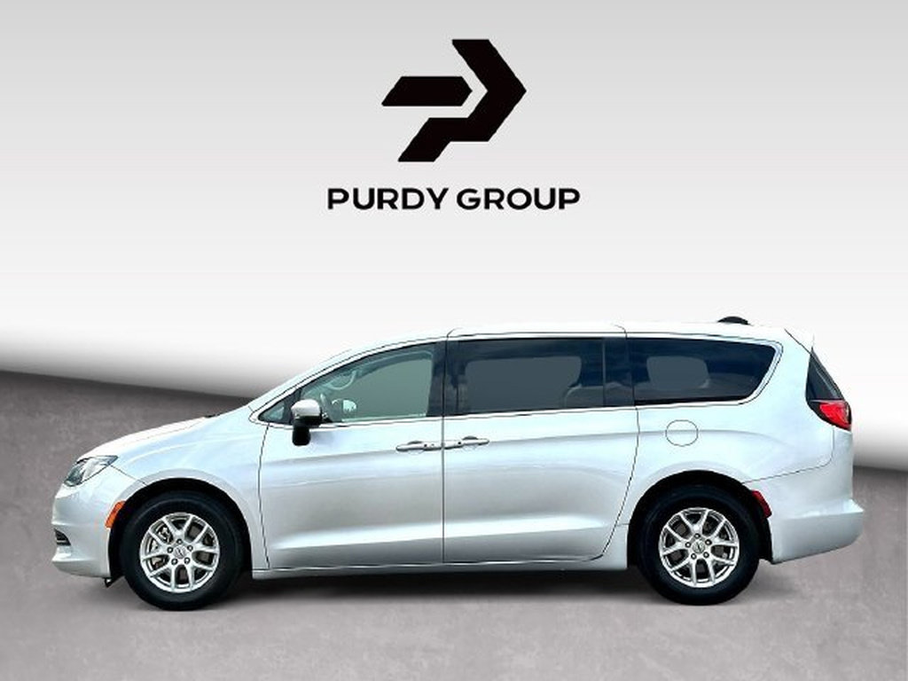 Used 2023 Chrysler Voyager LX FWD image 5