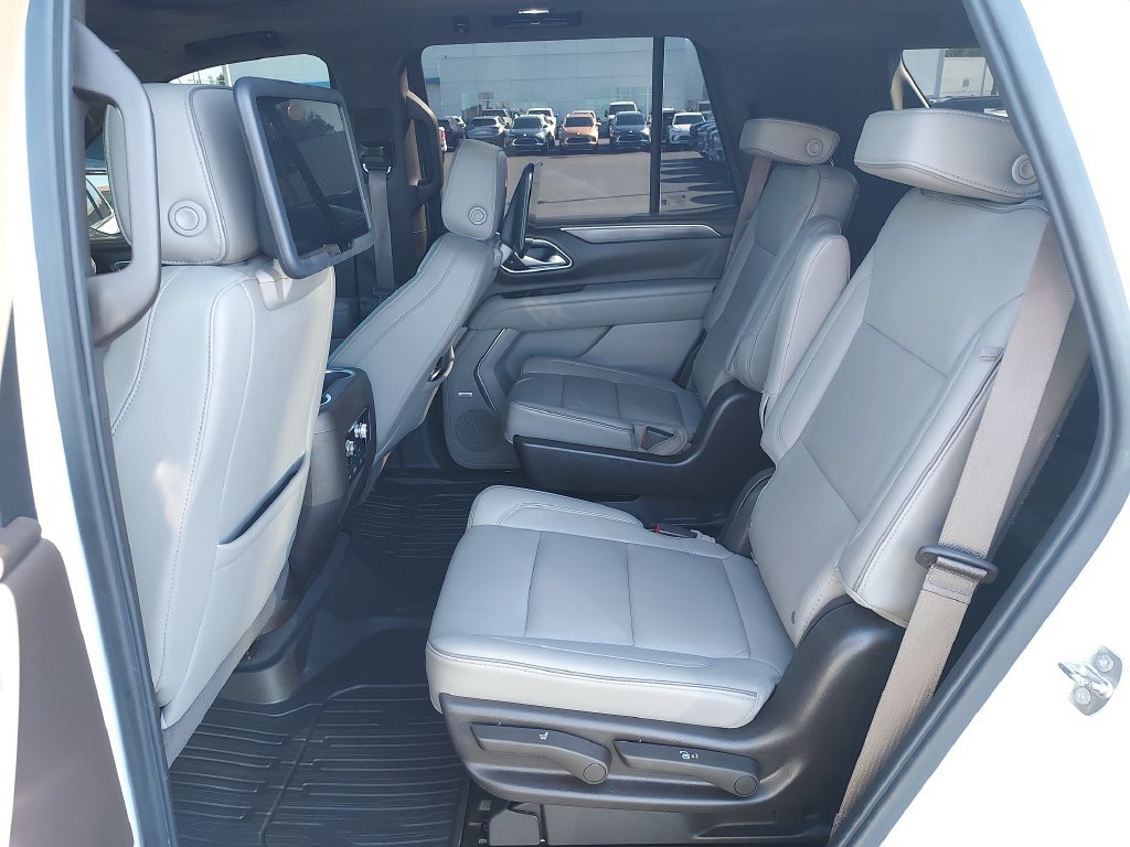 Used 2021 GMC Yukon SLT w/ SLT Premium Package AWD/4WD image 14