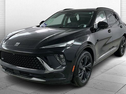 Used 2024 Buick Envision Sport Touring image 3