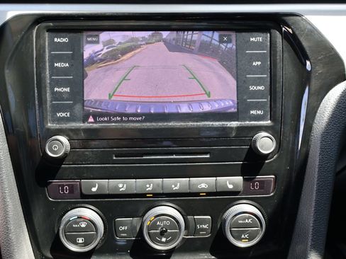 Used 2021 Volkswagen Passat 2.0T SE image 49