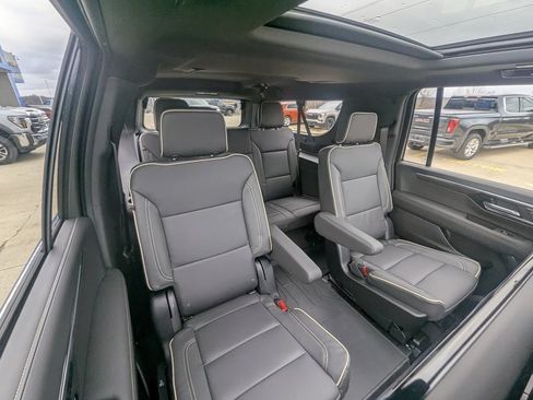 New 2026 Chevrolet Suburban Premier image 15