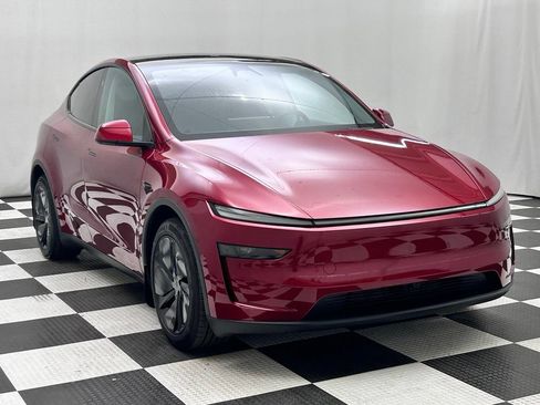 Used 2026 Tesla Model Y AWD image 2