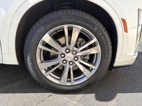 Certified 2023 Cadillac XT6 Premium Luxury FWD image 12