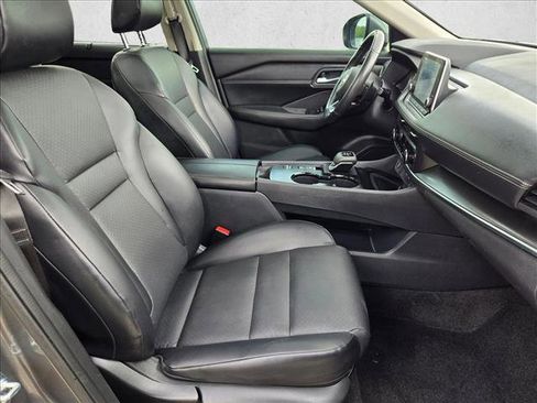 Used 2024 Nissan Rogue SV w/ SV Premium Package image 19