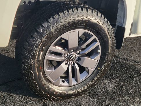 New 2026 Nissan Frontier SV w/ Tow Package AWD/4WD image 3