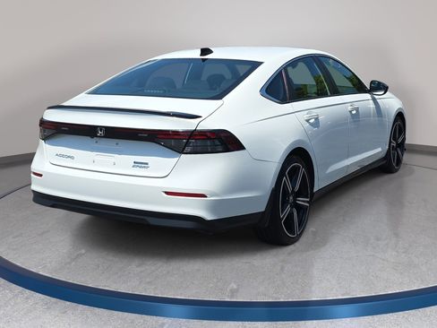 Used 2024 Honda Accord Sport image 5