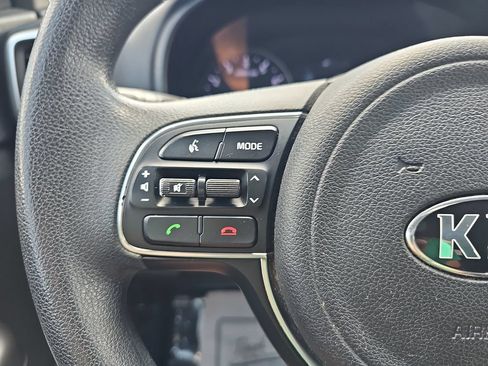 Used 2018 Kia Sportage LX AWD/4WD image 17