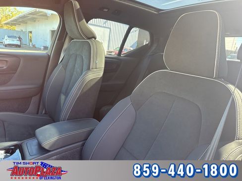Used 2023 Volvo XC40 Recharge Ultimate image 46