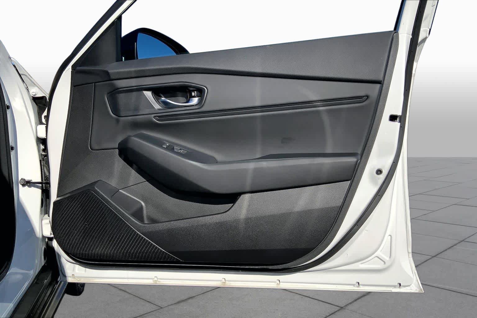 Used 2025 Honda Accord SE image 26