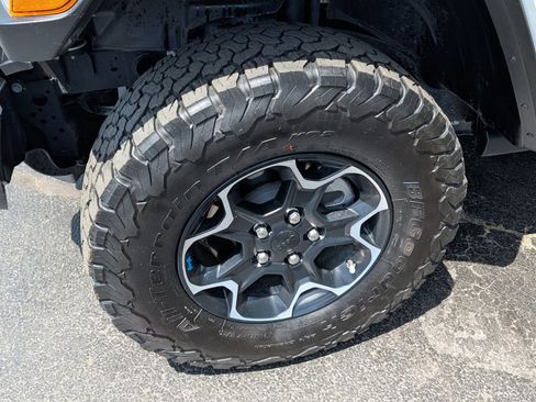 Used 2023 Jeep Wrangler Unlimited Rubicon 4xe w/ Cold Weather Group AWD/4WD image 20