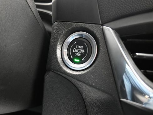 Used 2025 Buick Encore GX Preferred AWD/4WD image 13