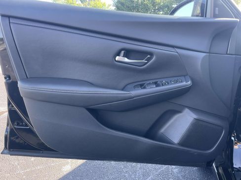 Used 2025 Nissan Sentra SV FWD image 15
