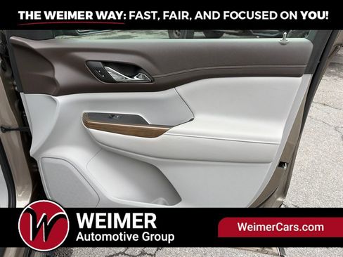 Used 2023 GMC Acadia SLE w/ Driver Convenience Package AWD/4WD image 26