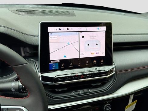 New 2026 Jeep Compass Trailhawk w/ Sun, Sound & Navigation Group AWD/4WD image 16