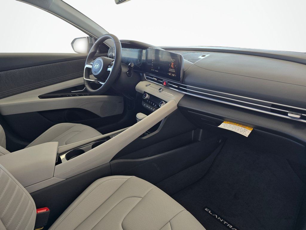 New 2026 Hyundai Elantra Limited FWD image 44