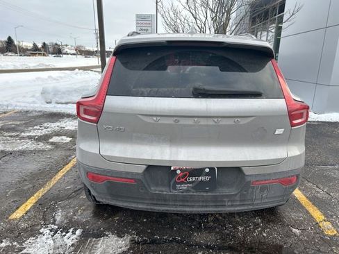 Used 2023 Volvo XC40 Recharge Ultimate image 7