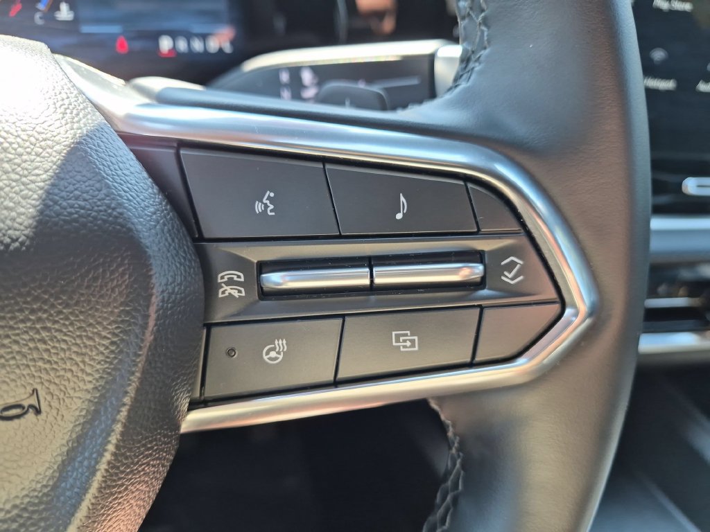 Used 2026 Chevrolet Equinox LT FWD image 21