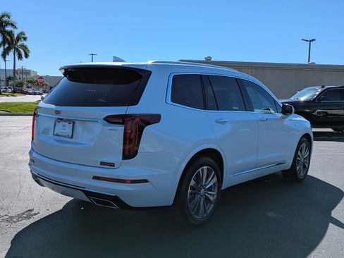 Used 2021 Cadillac XT6 Premium Luxury image 6