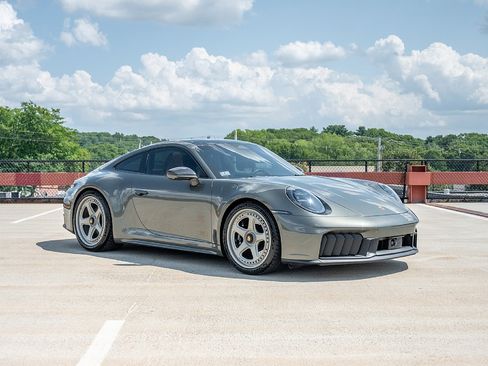 Used 2026 Porsche 911 Carrera GTS RWD image 5
