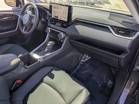 Used 2025 Toyota RAV4 XLE Premium image 32