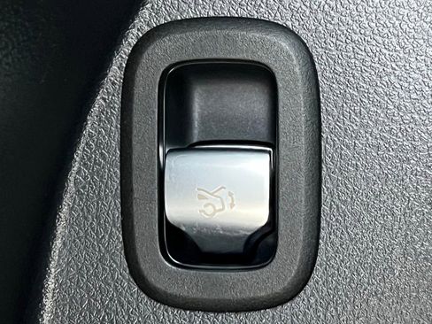 Certified 2026 Mercedes-Benz GLC 300 4MATIC image 34