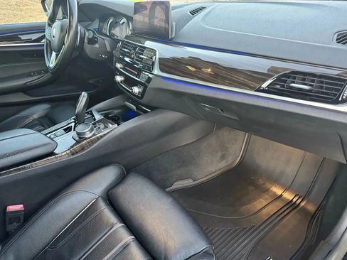 Used 2019 BMW 530i w/ Convenience Package image 23