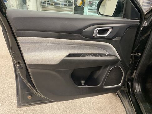 Used 2023 Jeep Compass Sport image 26