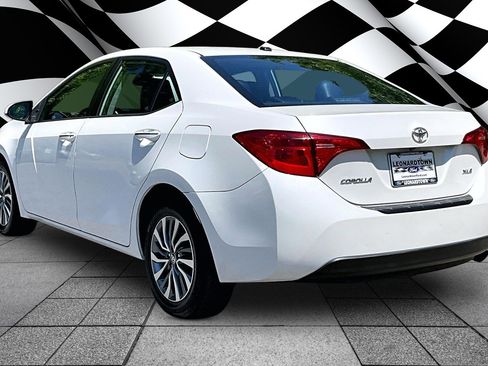 Used 2018 Toyota Corolla XLE FWD image 11