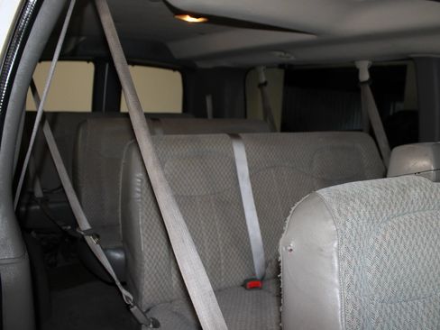 Used 2005 Chevrolet Express 3500 Extended Passenger w/ LS Preferred Equipment Group RWD image 30