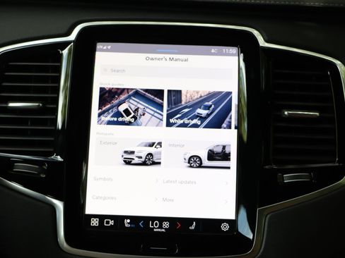 Used 2023 Volvo XC90 T8 Ultimate image 37