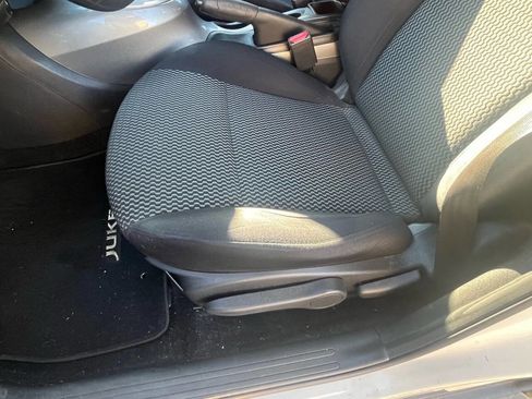 Used 2015 Nissan Juke S image 16