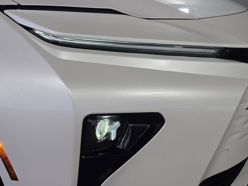 Used 2025 Toyota Crown Signia XLE image 5