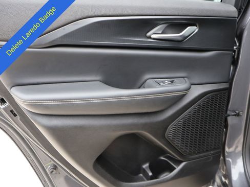 Used 2023 Jeep Grand Cherokee Altitude AWD/4WD image 18