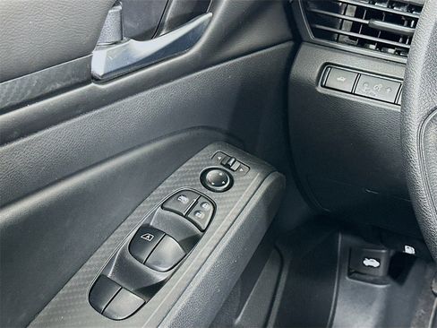 Used 2024 Nissan Altima 2.5 SV image 15