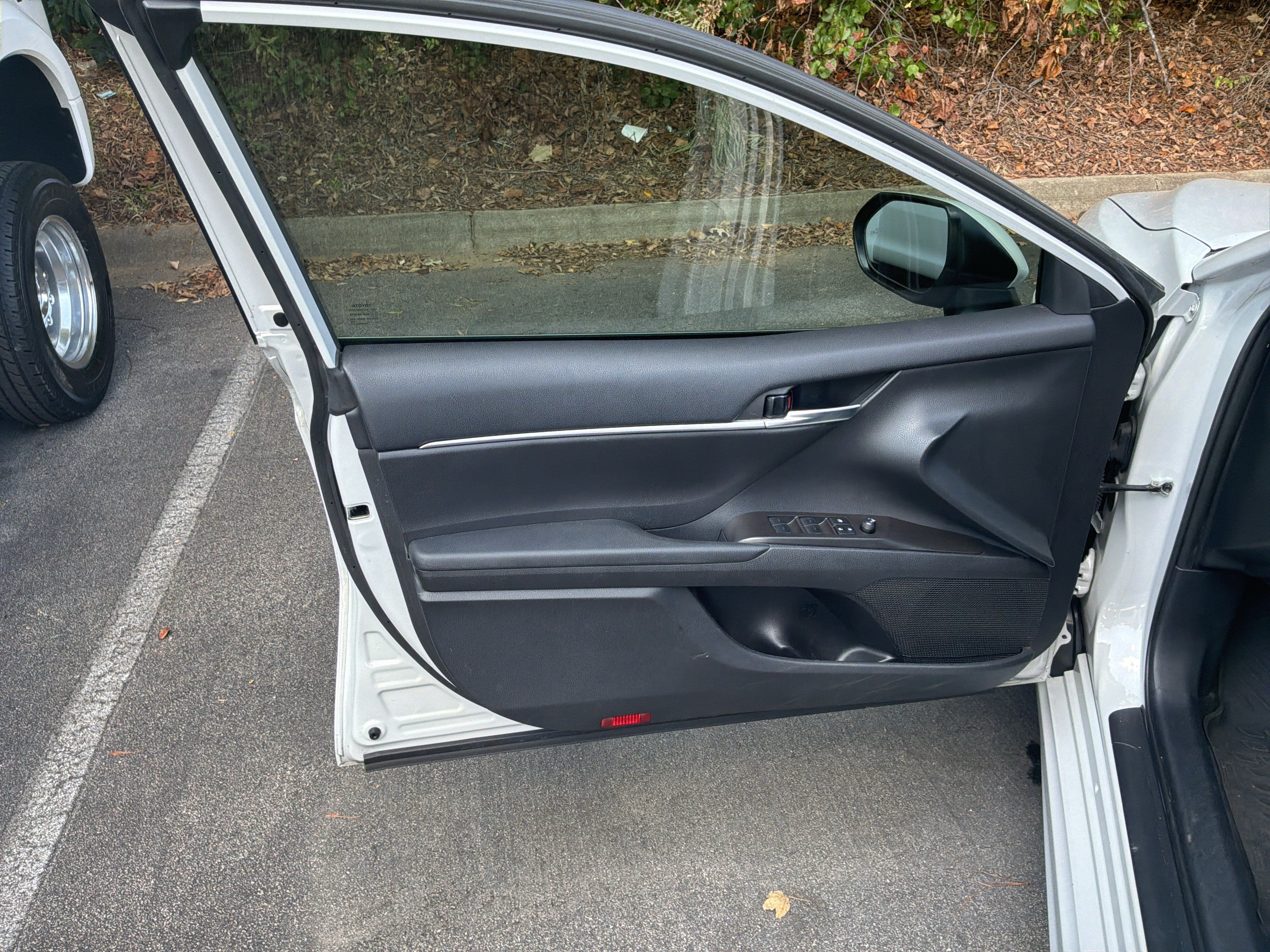Used 2024 Toyota Camry SE FWD image 14