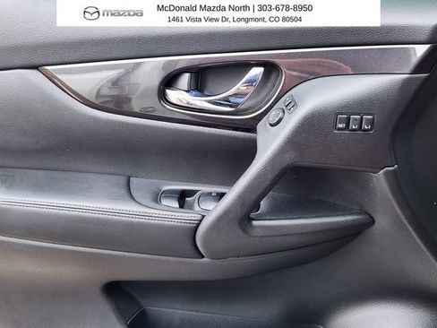Used 2018 Nissan Rogue SV w/ Premium Package AWD/4WD image 6