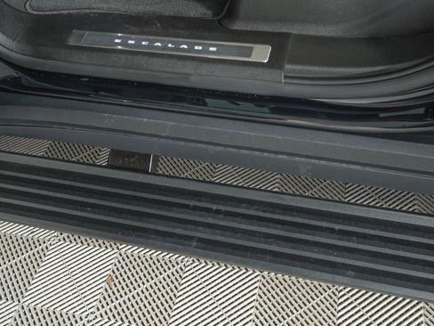 Used 2026 Cadillac Escalade ESV V image 19