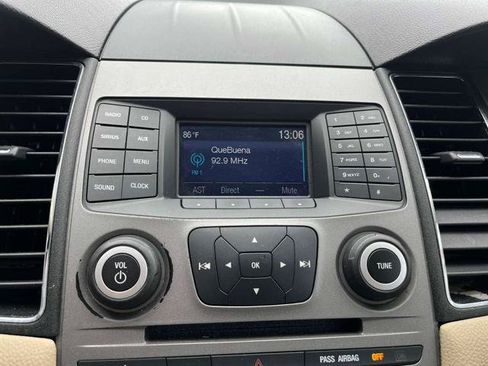Used 2016 Ford Taurus SE FWD image 27