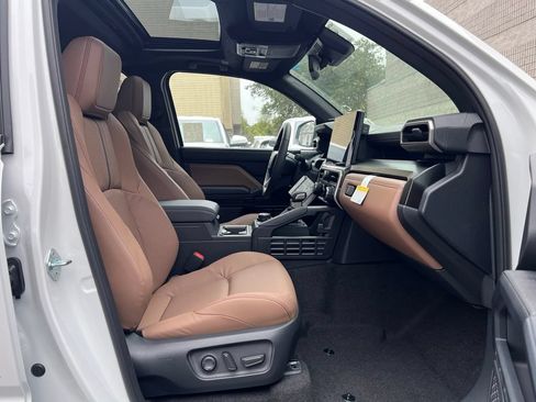 New 2026 Toyota 4Runner Limited AWD/4WD image 16