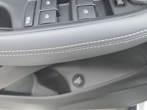 Used 2020 Buick Envision Essence AWD/4WD image 13