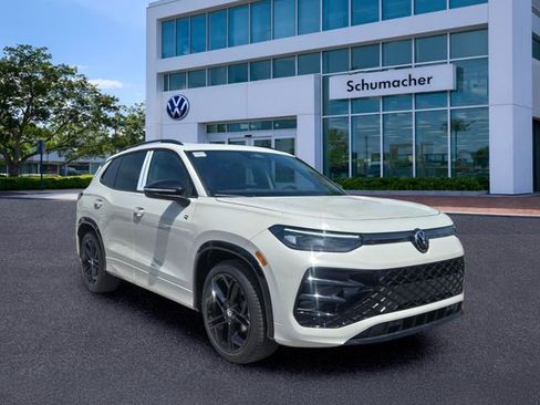 New 2026 Volkswagen Tiguan SE R-Line FWD image 1