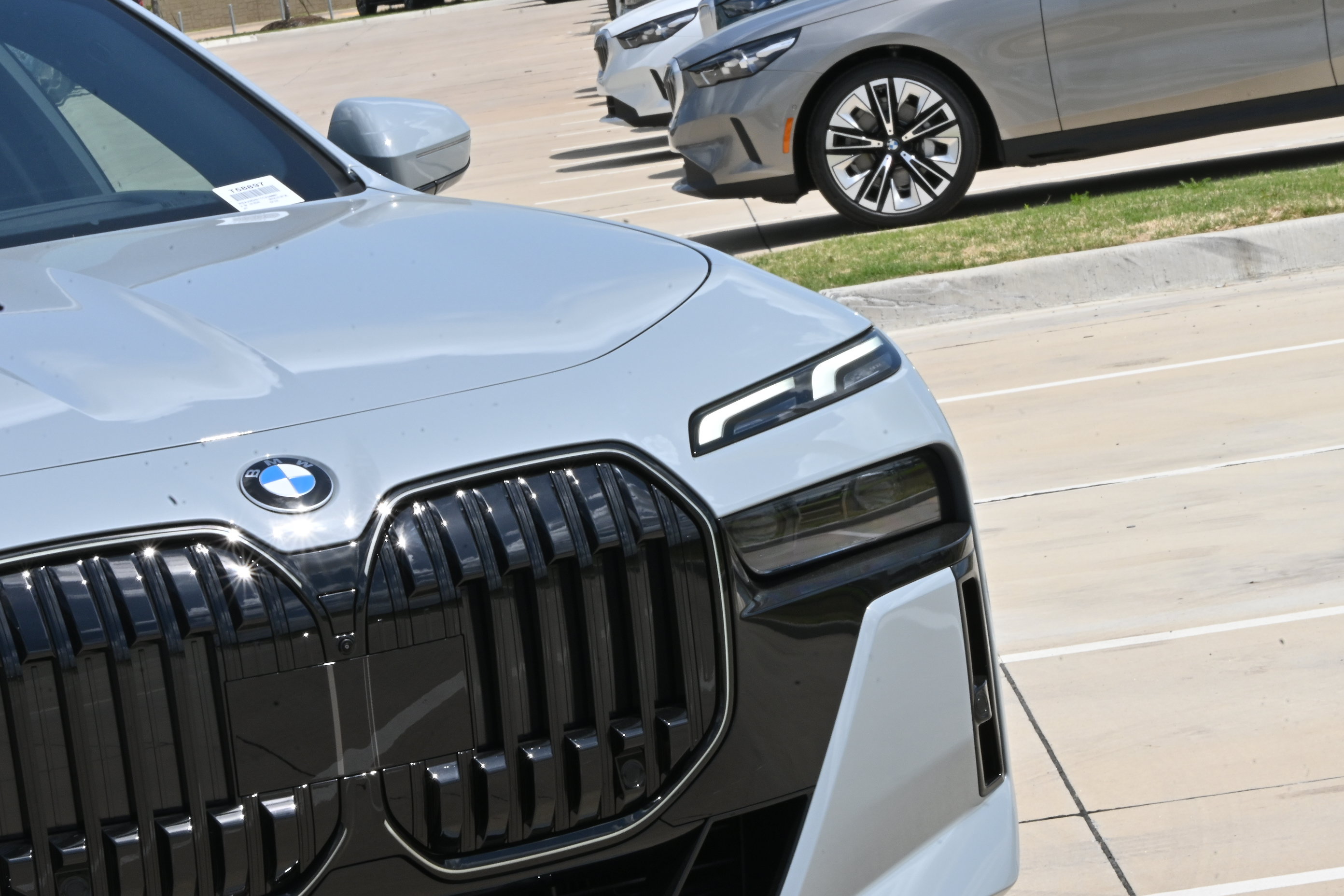 Used 2026 BMW 740i RWD image 9